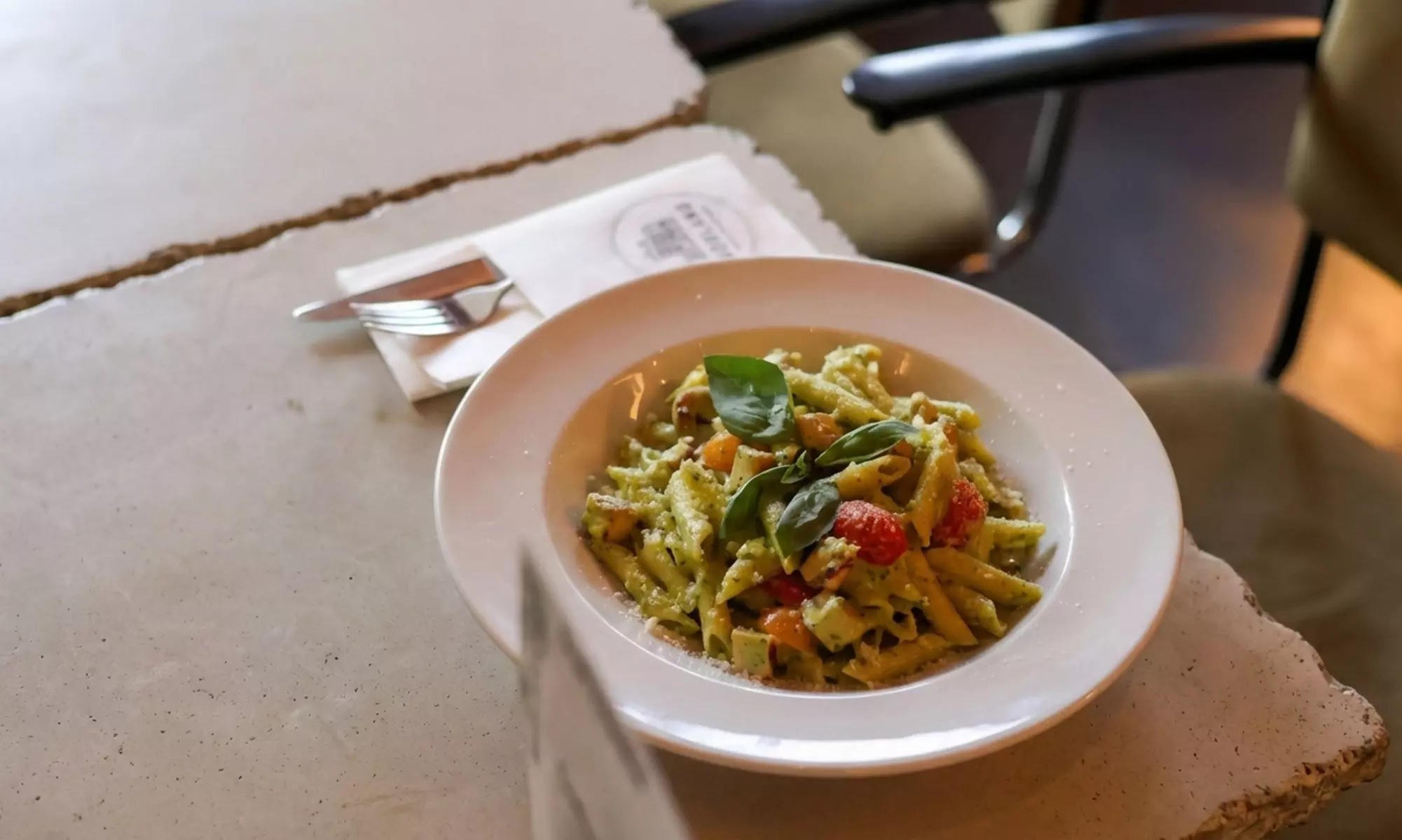 Sfeervolle 4-gangenervaring met Stone Grill en wijn aan de gracht