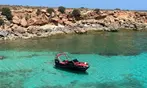 Descubre Ibiza desde el mar: alquiler de barco para hasta 11 personas