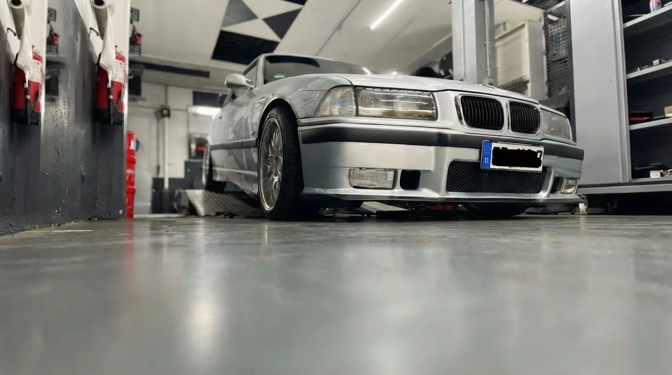 Innen- und/oder Außenaufbereitung für 1 Fahrzeug