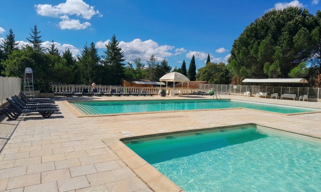 Vogüé : chambre double ou mobil-home avec petit-déjeuner