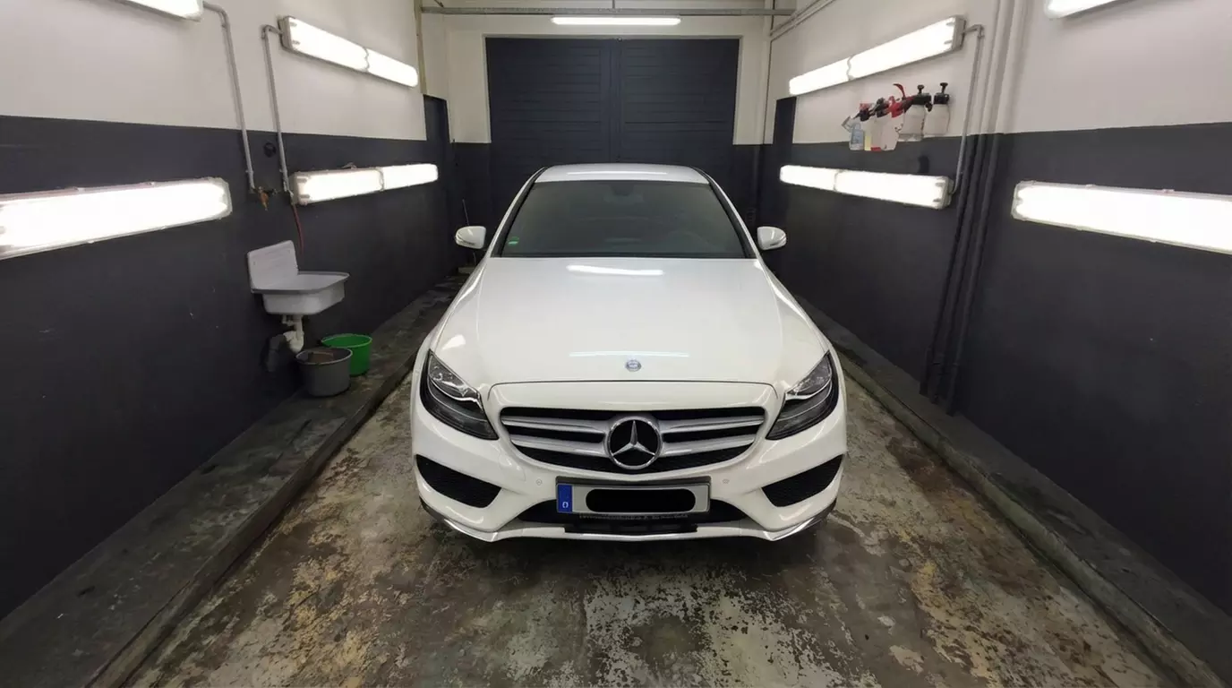 Innen- und/oder Außenaufbereitung für 1 Fahrzeug