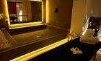 Rituales de spa en pareja con masaje y jacuzzi