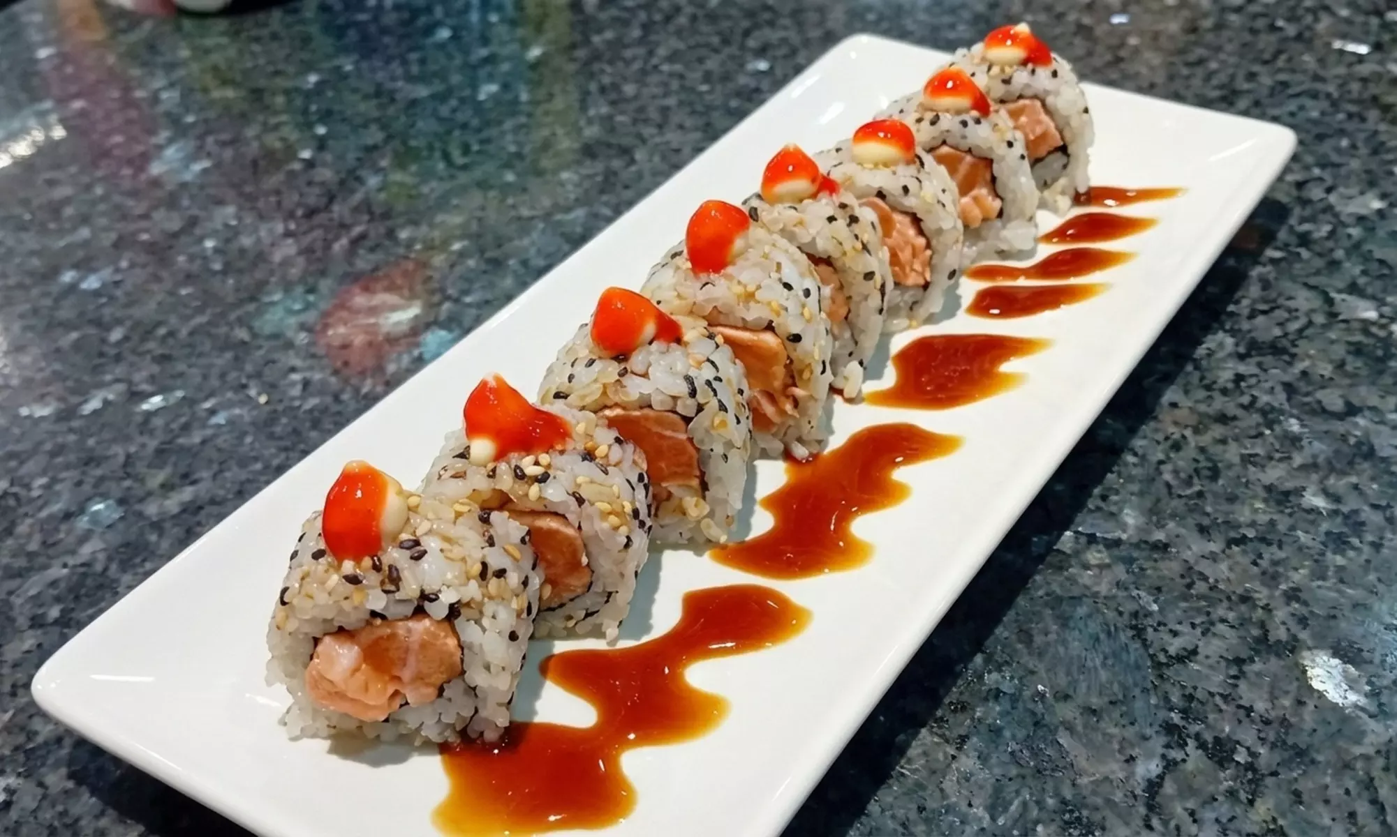 Disfruta de un menú de sushi completo 2 o 4 personas donde quieras