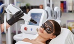 Exfoliation au charbon pour un teint éclatant