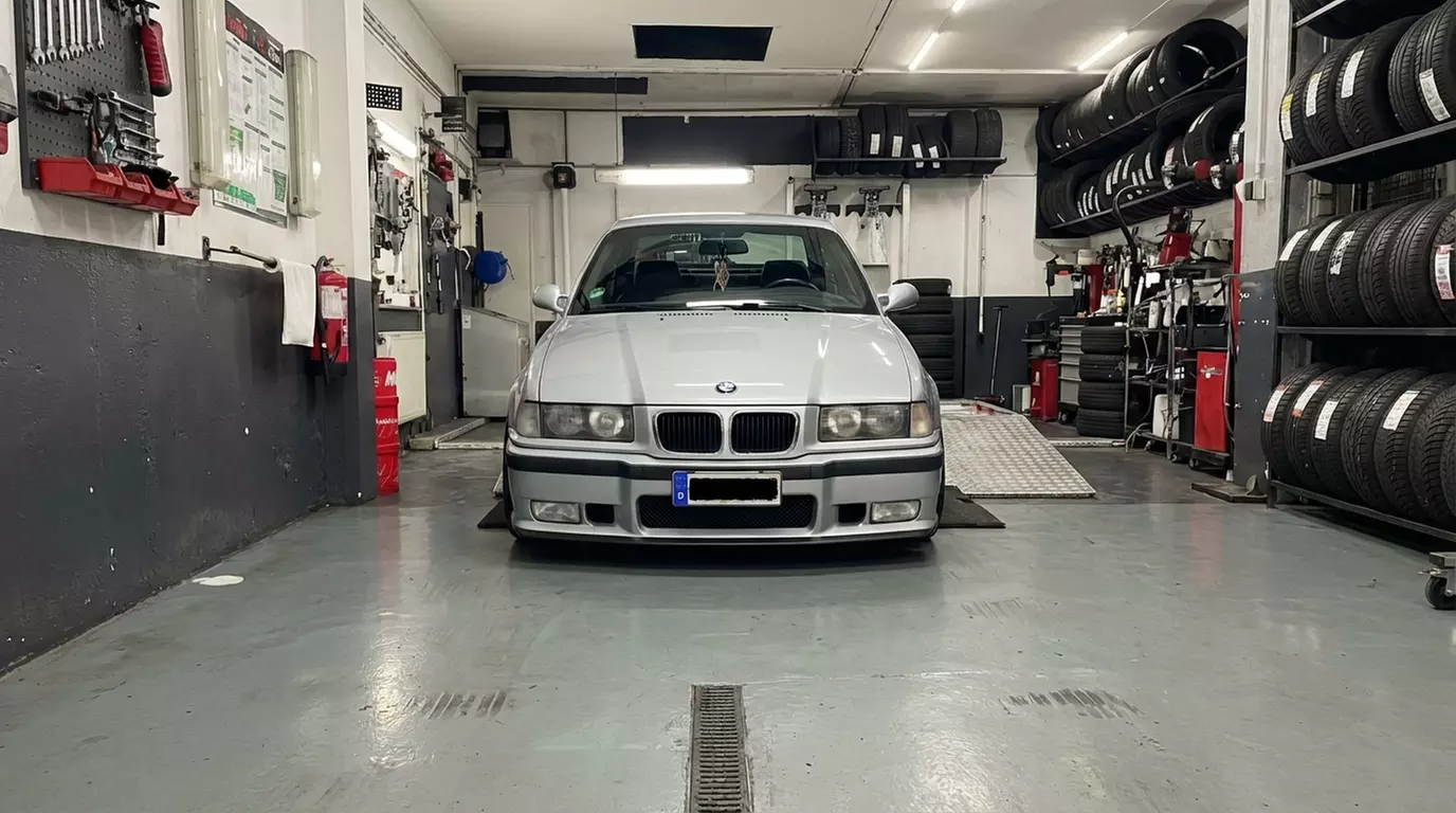 Innen- und/oder Außenaufbereitung für 1 Fahrzeug