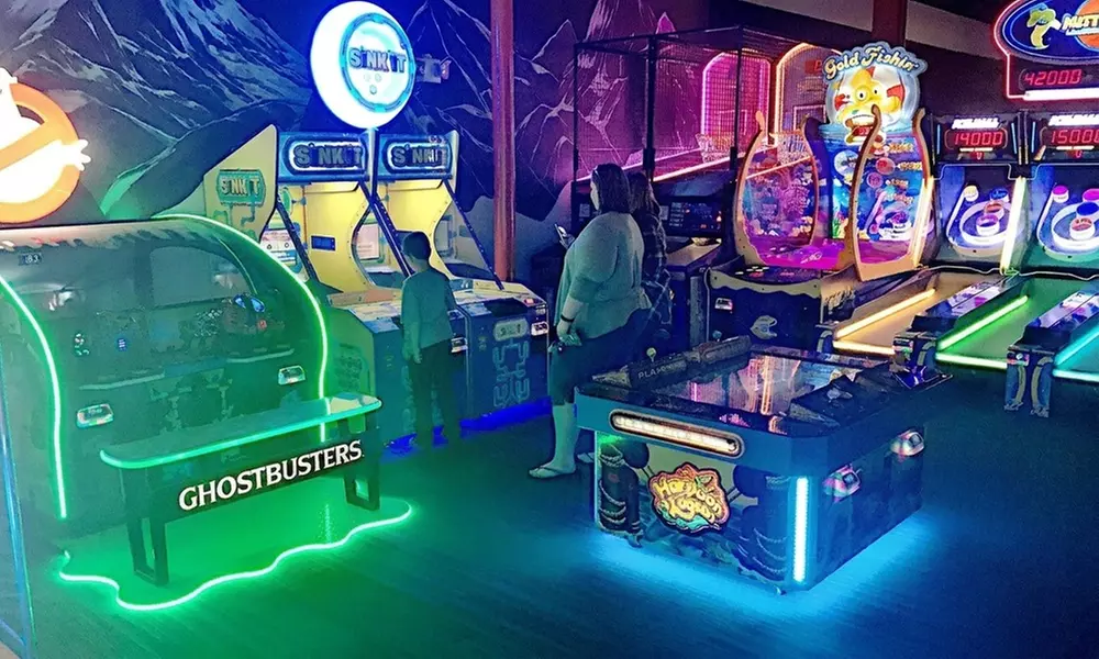 Enjoy Laser Tag & Arcade Fun at Amazing HeadPinz Entertainment Center!