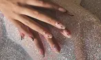 Sesión de manicura o puesta de uñas acrílicas para 1 persona