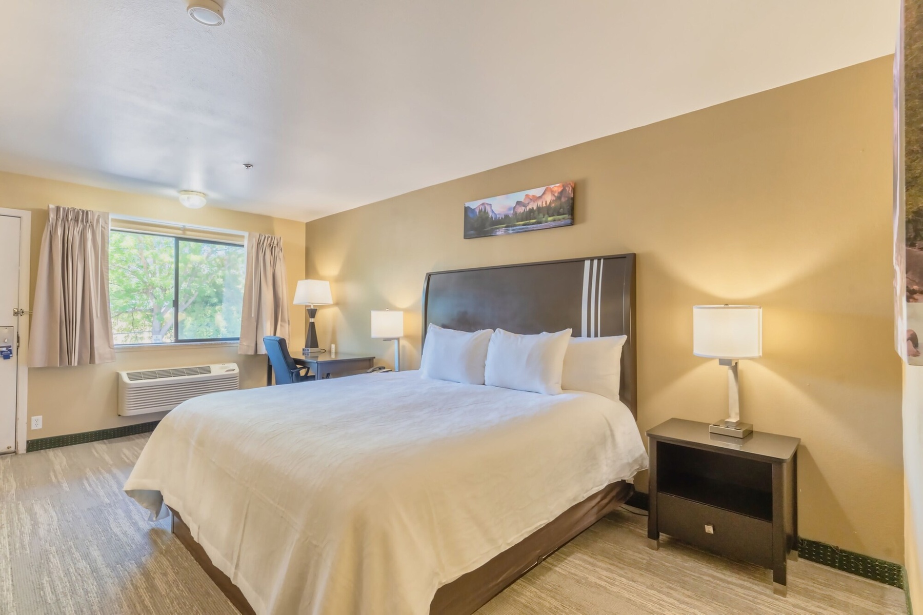 The Oakhurst Inn at Yosemite