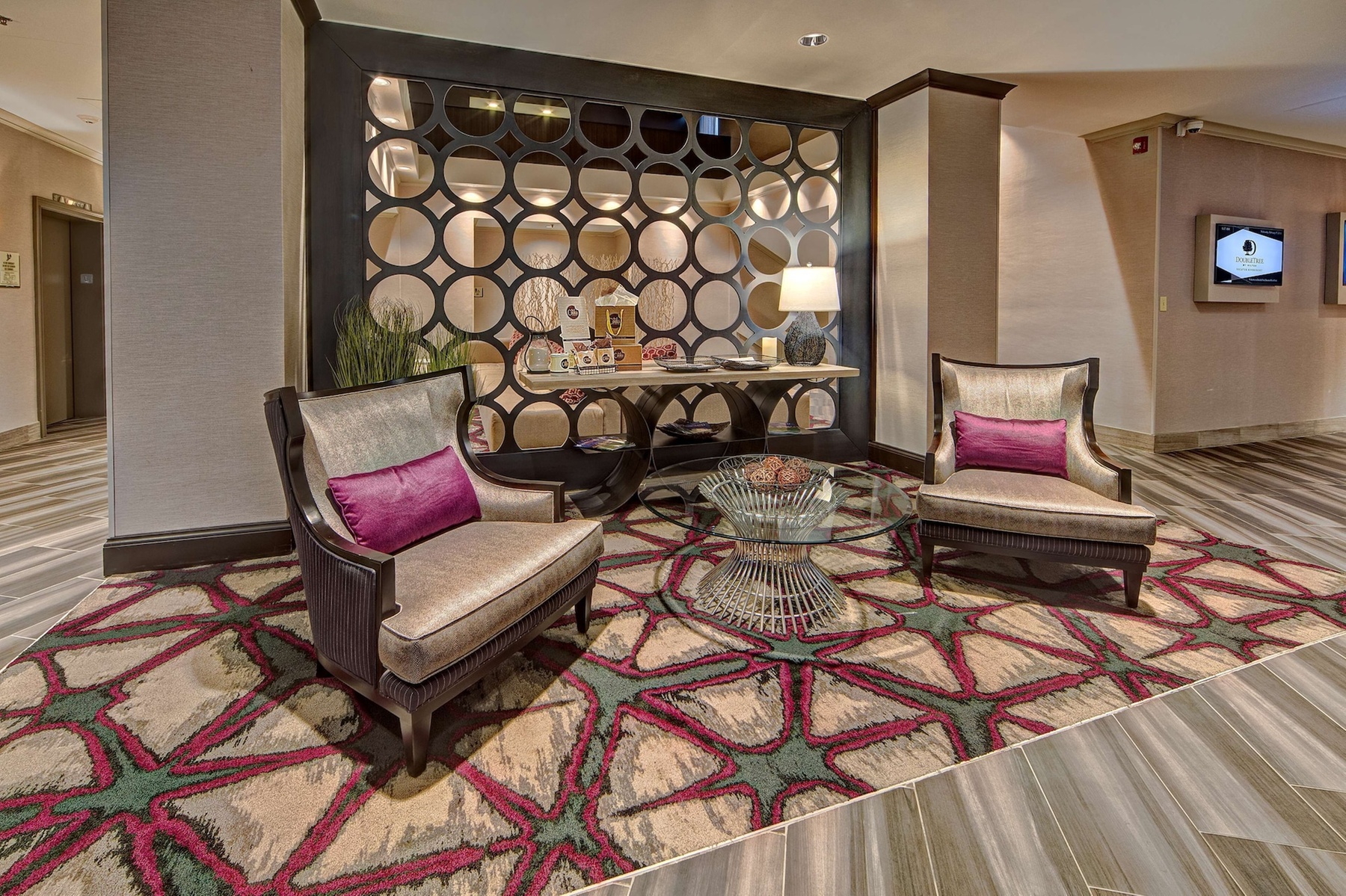 DoubleTree by Hilton Hotel Decatur Riverfront