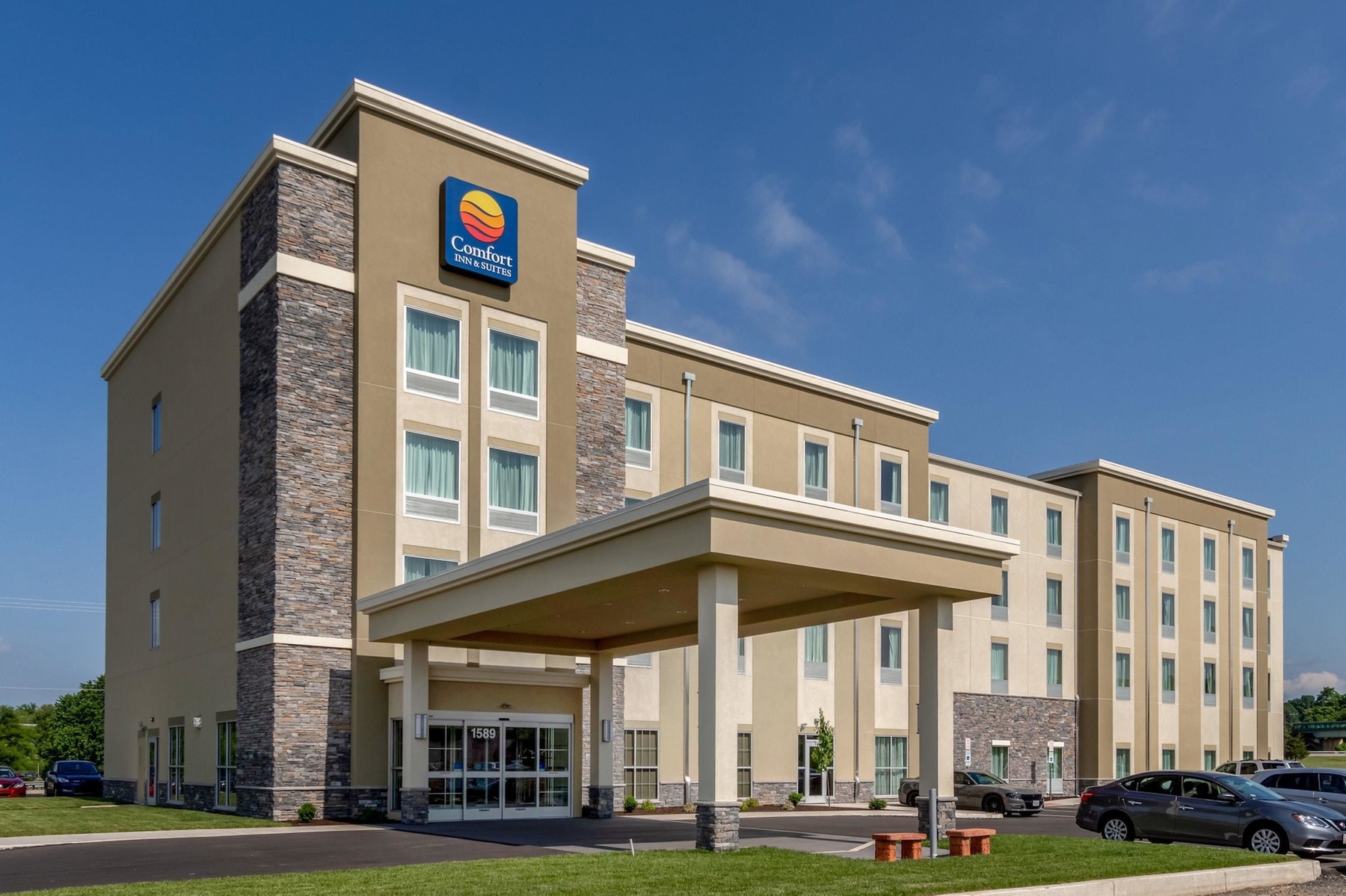 Comfort Inn & Suites – Harrisburg Airport – Hershey South