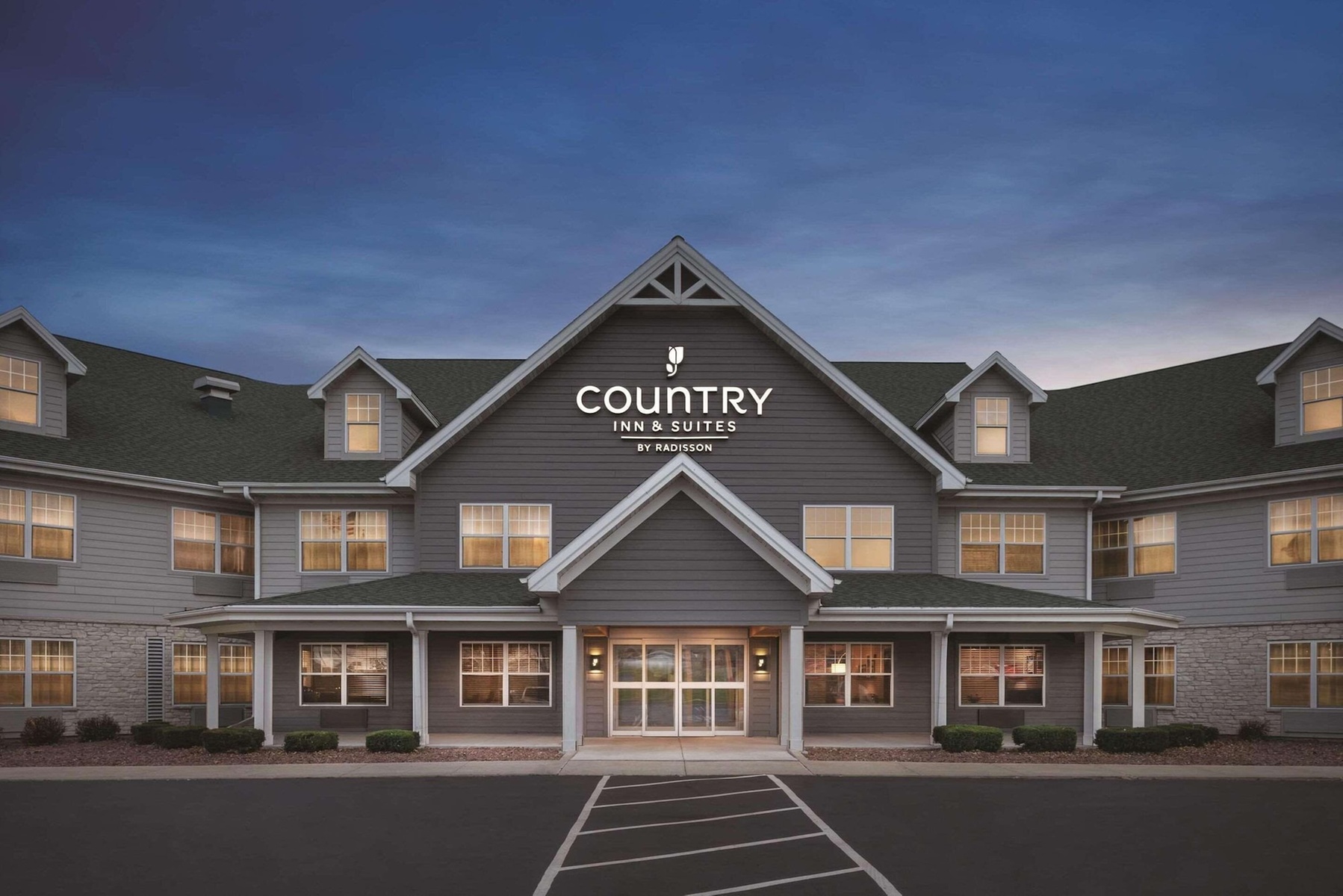 Country Inn & Suites by Radisson, Germantown, WI