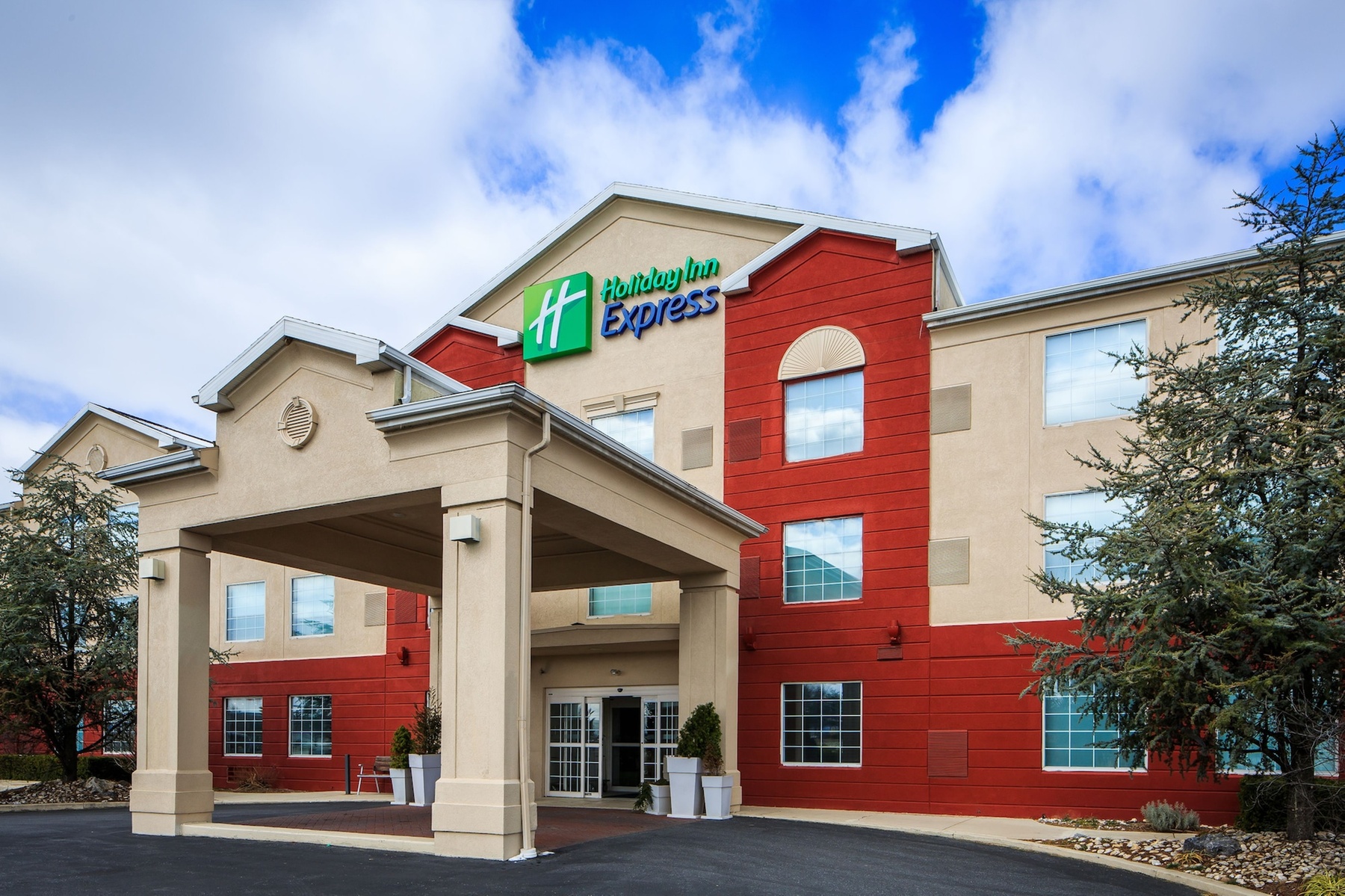 Holiday Inn Express & Suites Reading by IHG