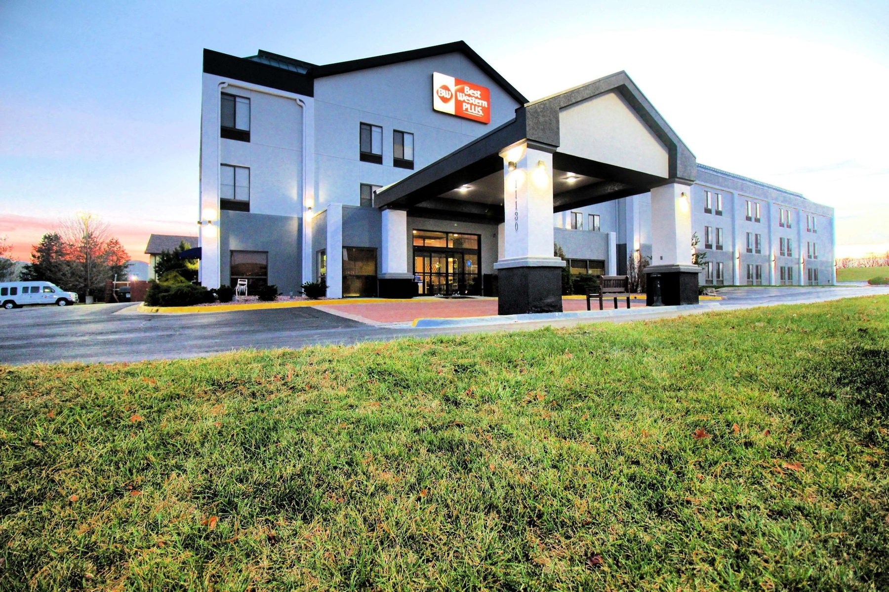 Best Western Plus Kansas City Airport-KCI East