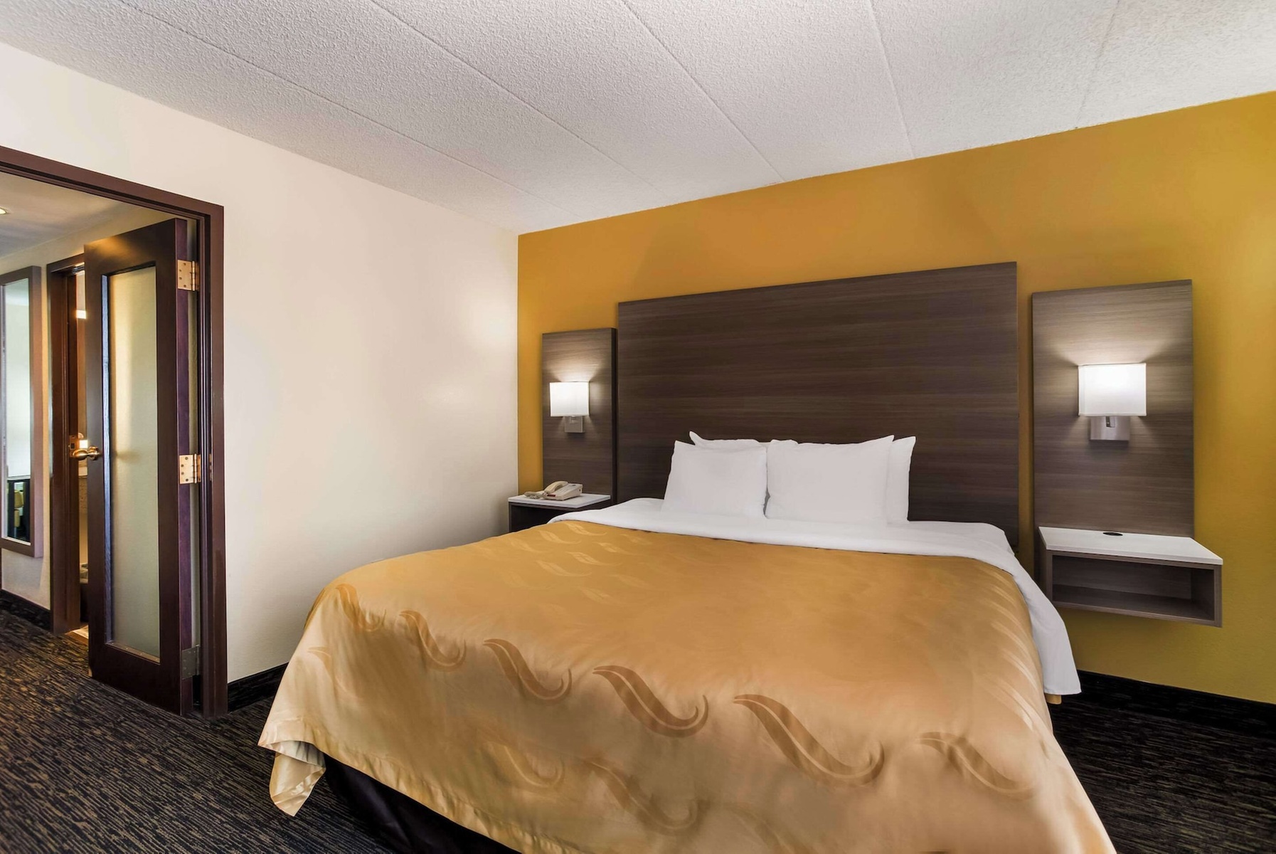 Quality Suites Milwaukee Airport