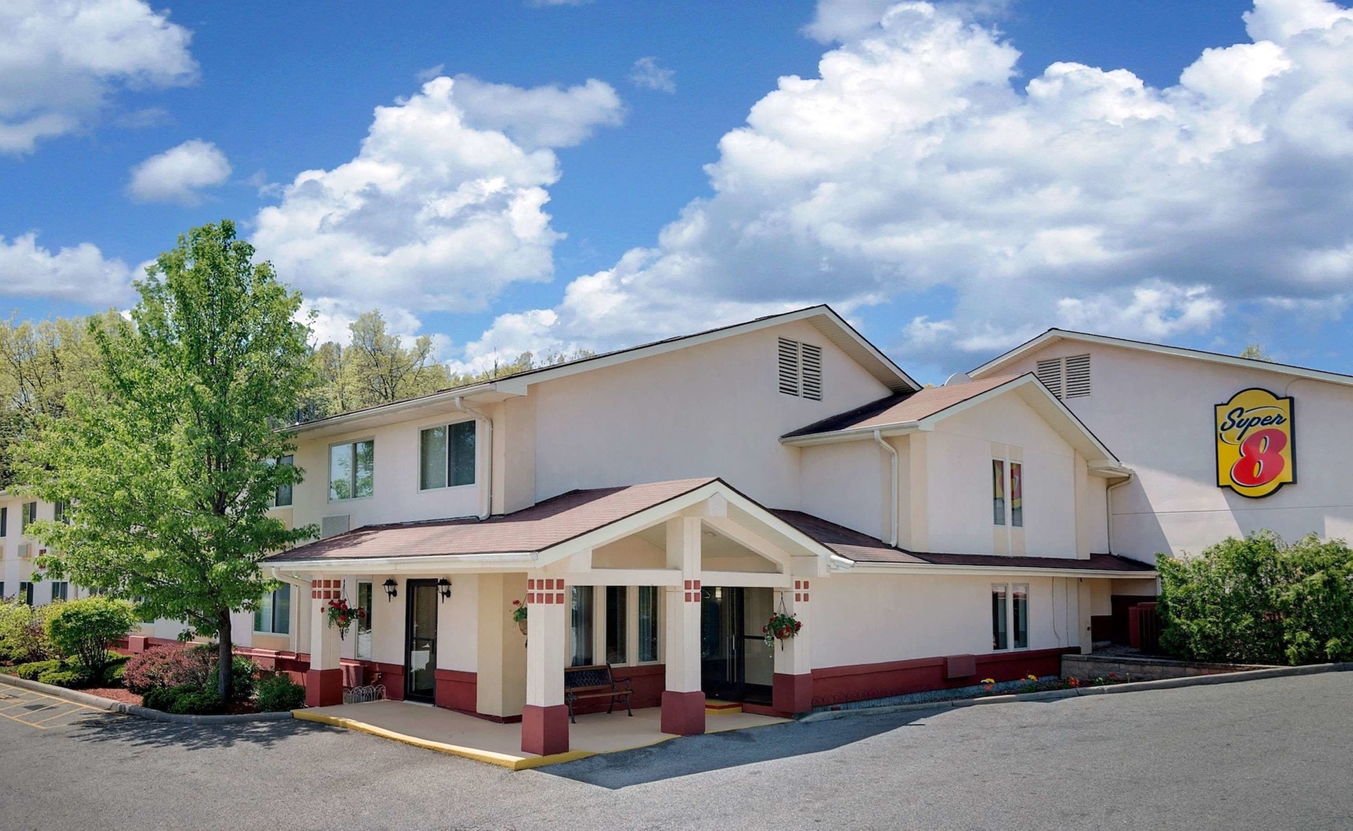 Super 8 by Wyndham Newburgh/West Point Near Stewart Airport