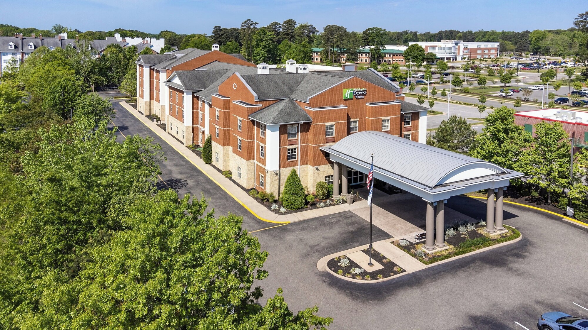 Holiday Inn Express & Suites Williamsburg by IHG