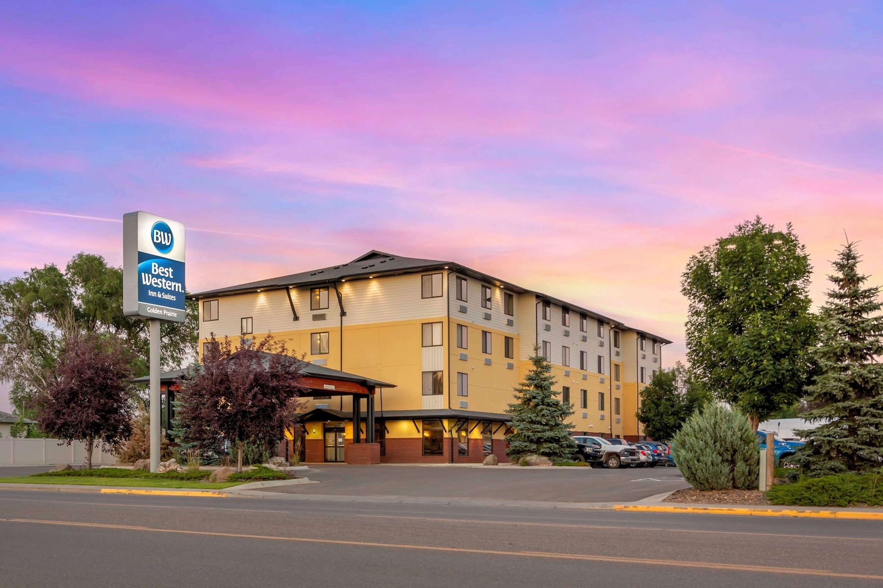 Best Western Golden Prairie Inn & Suites