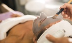 Soin peeling pour une peau lumineuse et revitalisée