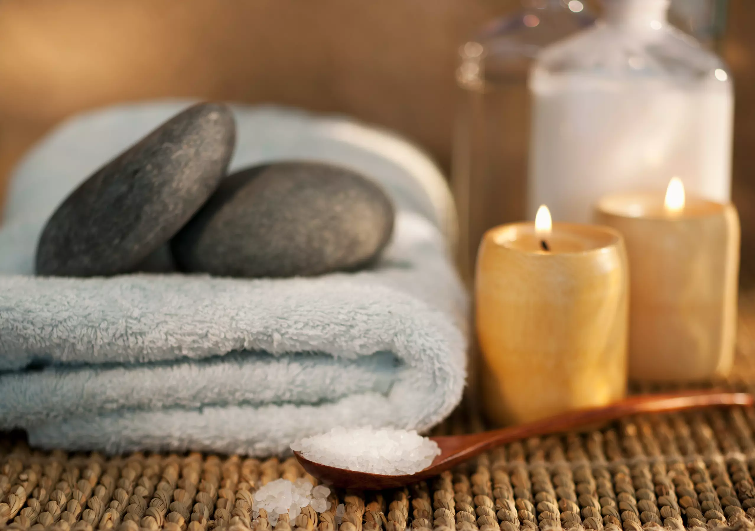 Relaxing Aromatherapy Swedish Massage with Hot Stones