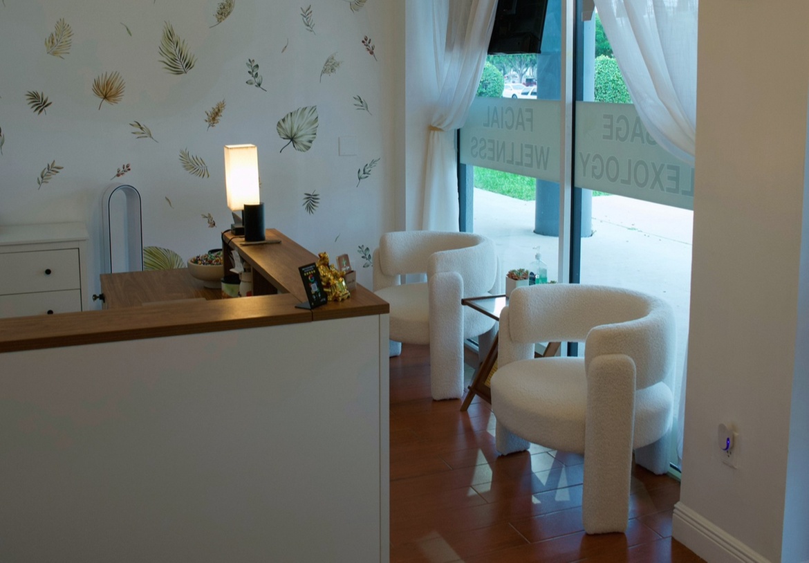 Full Body Deep Tissue Massage with Hot Stone and Essential Oils at Eden Spa Massage