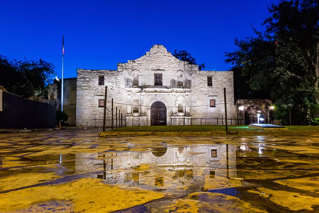 Up to 45% Off on Bus Transport Service at Texas Winos