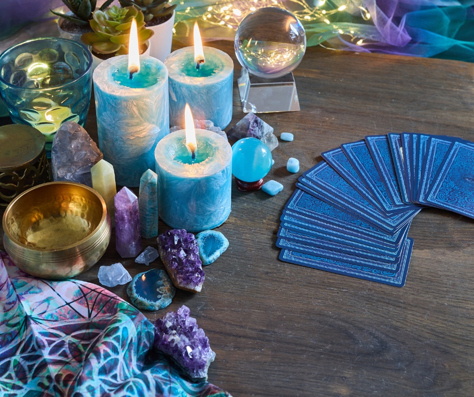 Unlock Your Future: Dive into Tarot Magic and Discover Your Path!