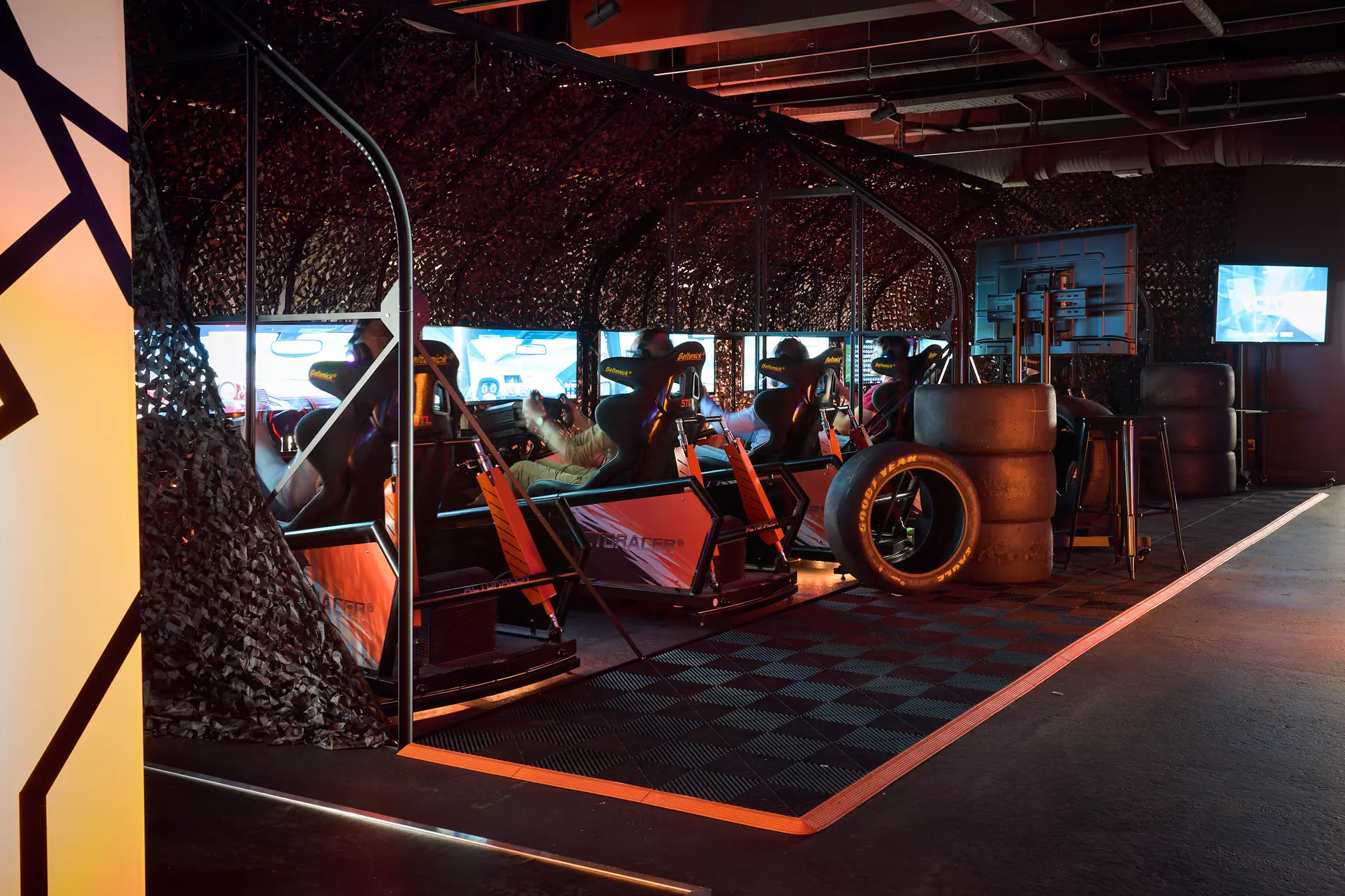 Bis zu 37% Rabatt auf Rennsimulator bei RCADIA Management GmbH