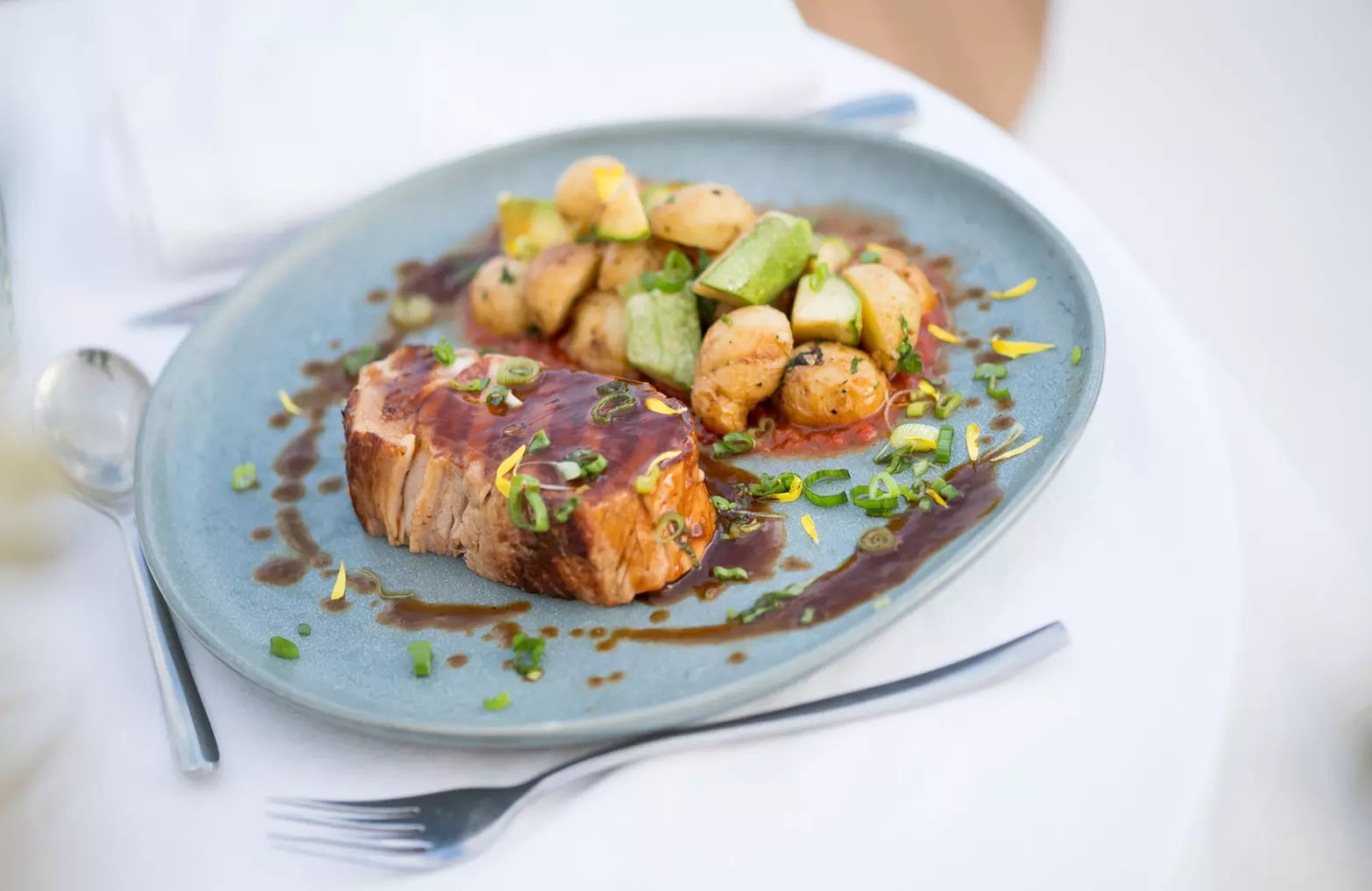 Entre saveurs et mélodies : la magie de Paris au fil de la Seine
