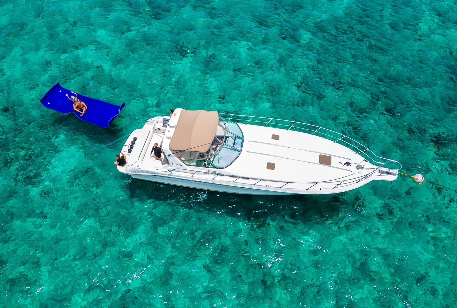 Party on a luxurious yacht with up to 12 guests in Miami