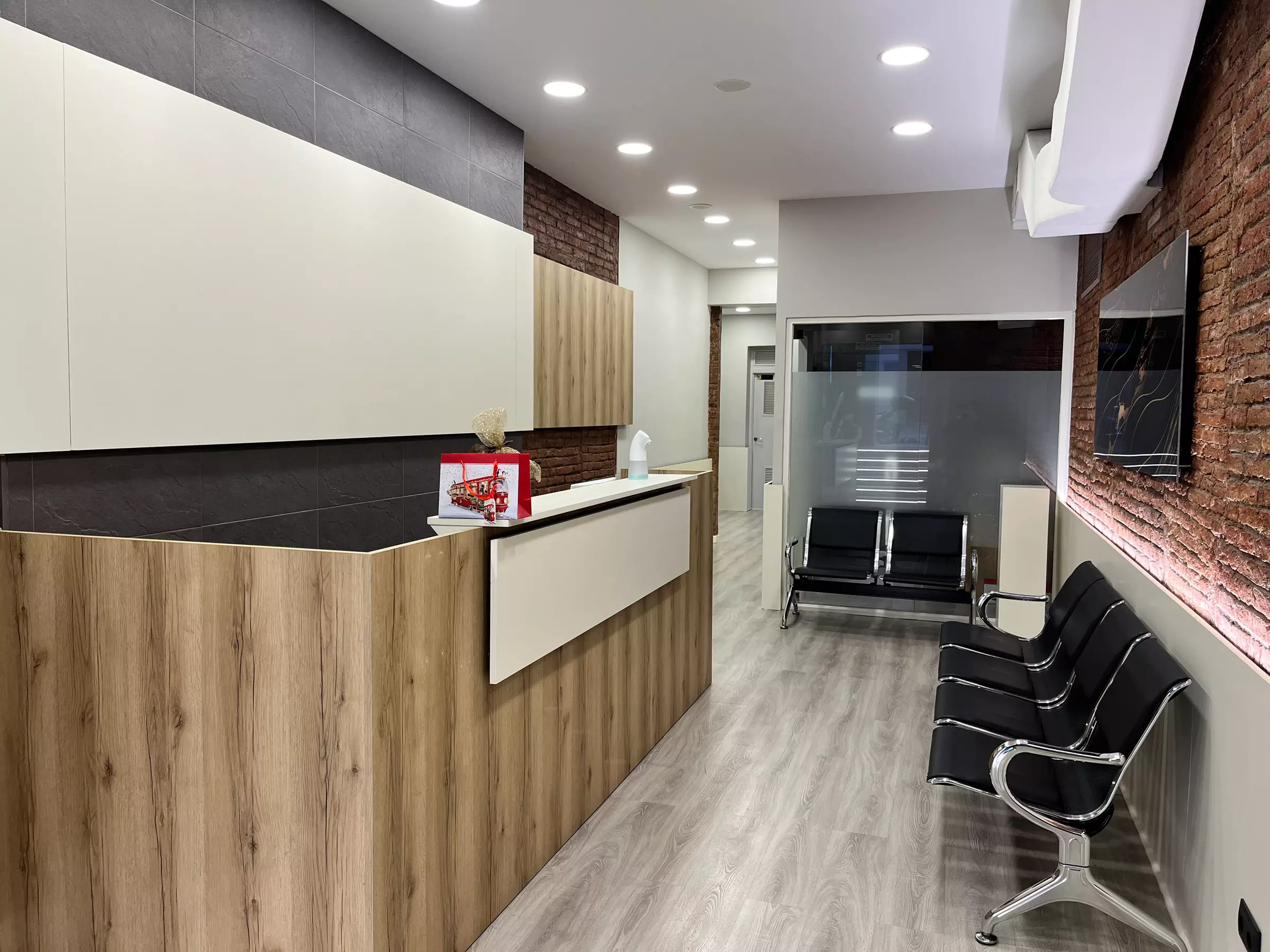 ¡Hora de cuidar tu sonrisa! Elige entre una higiene o limpieza dental