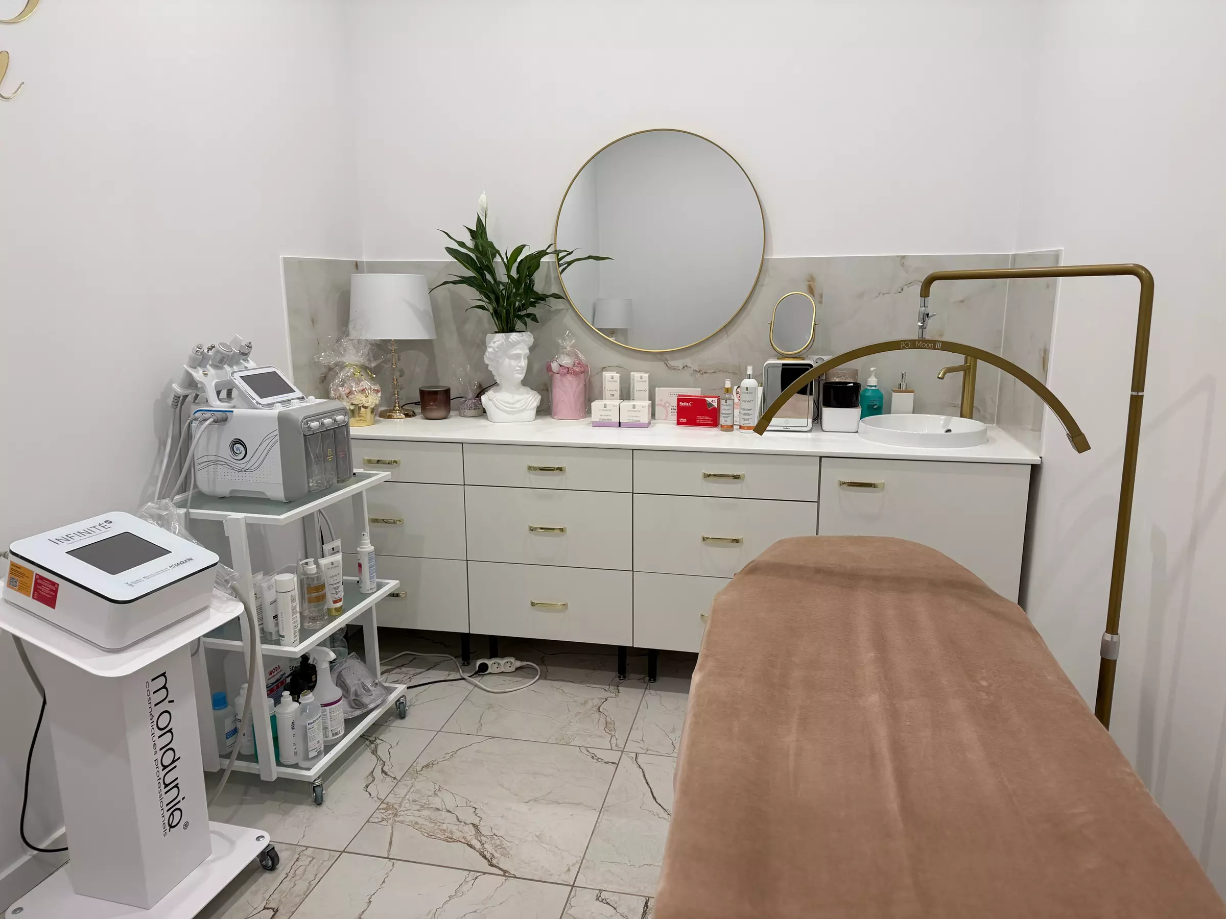 Radiofrekwencja mikroigłowa