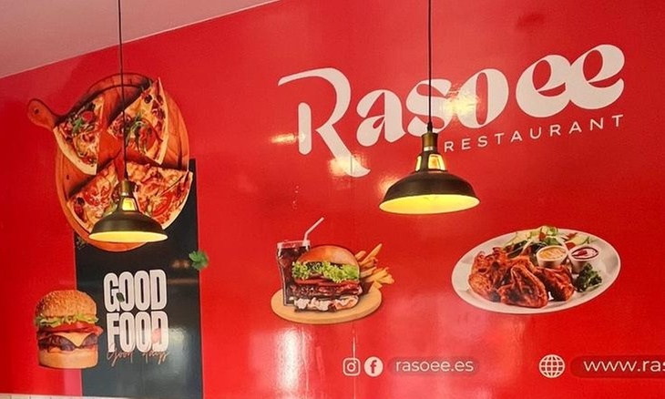 Menú para 2 o 4 personas con chicken korma, ensaladas y bebidas