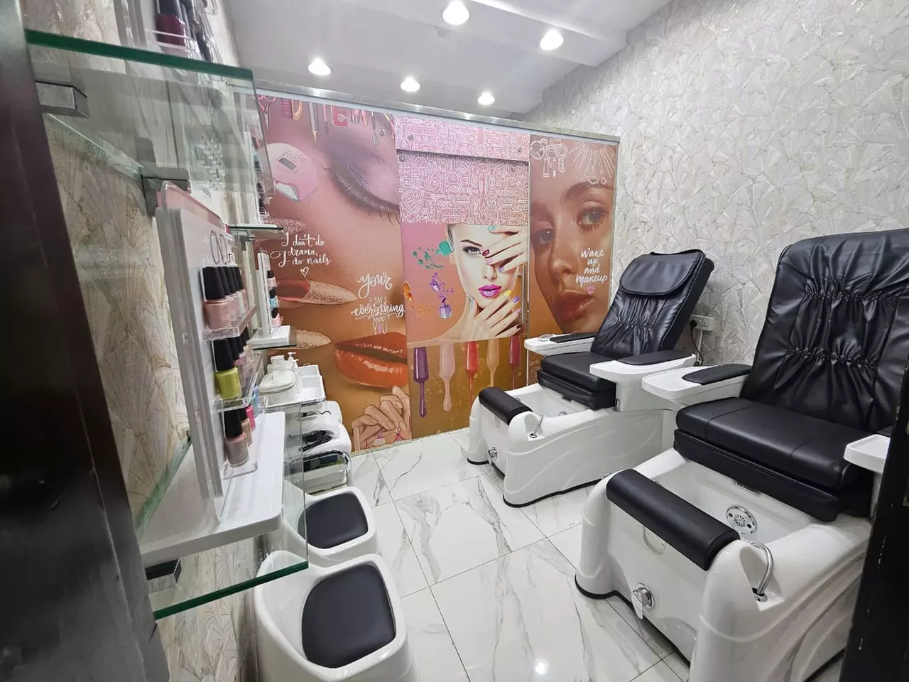 Enhance Your Style: Keratin Treatment with Optional Hair Color