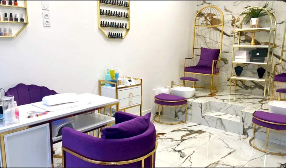 Beauté des mains avec pose de vernis semi-permanent, beauté des pieds en option (jusqu'à 40% de réduction)