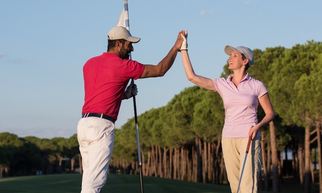 Transform Your Skills with 2, 4, or 7 Golf Lessons with a Pro