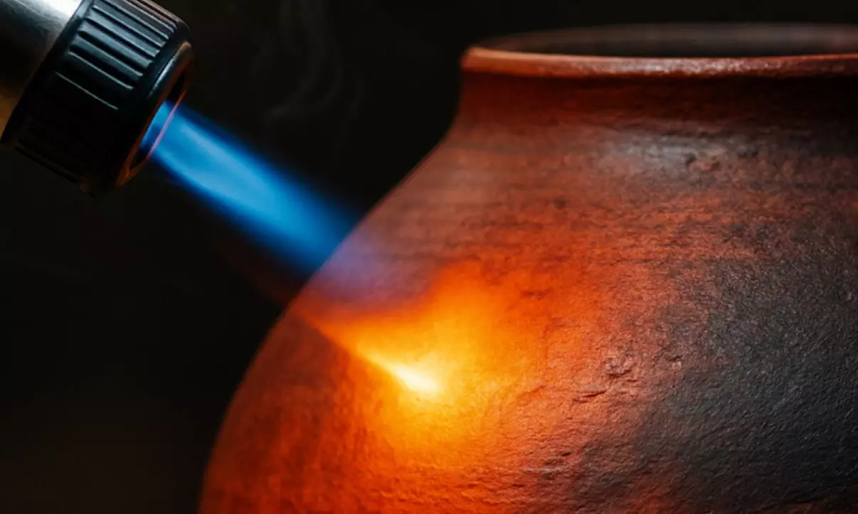 Create Lasting Bonds with a Unique Pottery Date Night Experience!