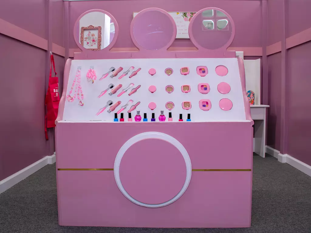 Wonder Kids Playland: Themed Playhouses for Creative Fun