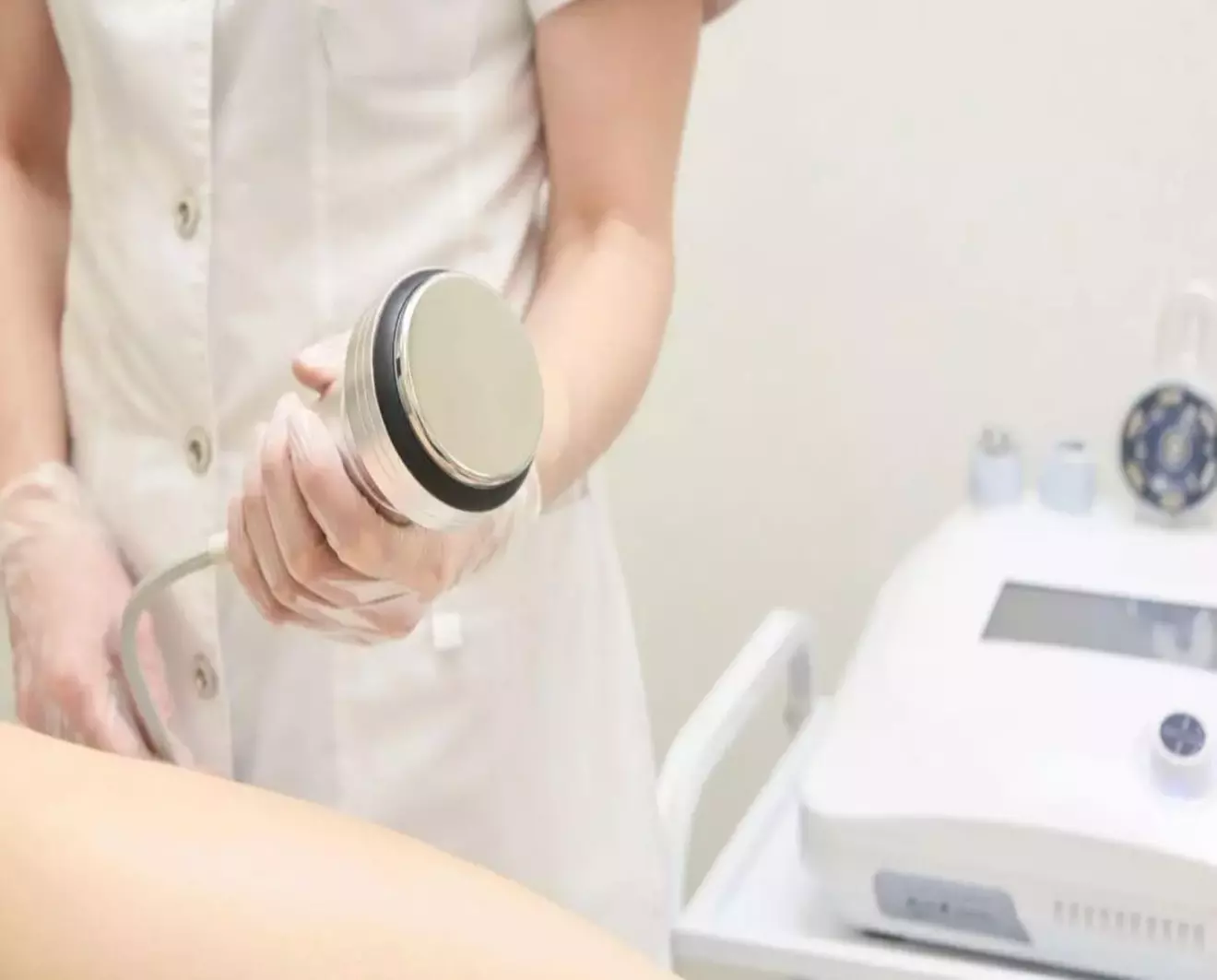 Wybrane masaże, oczyszczanie twarzy, lifting lub zabiegi modelujące ciało w Masaż SPA Katowice (do -42%)