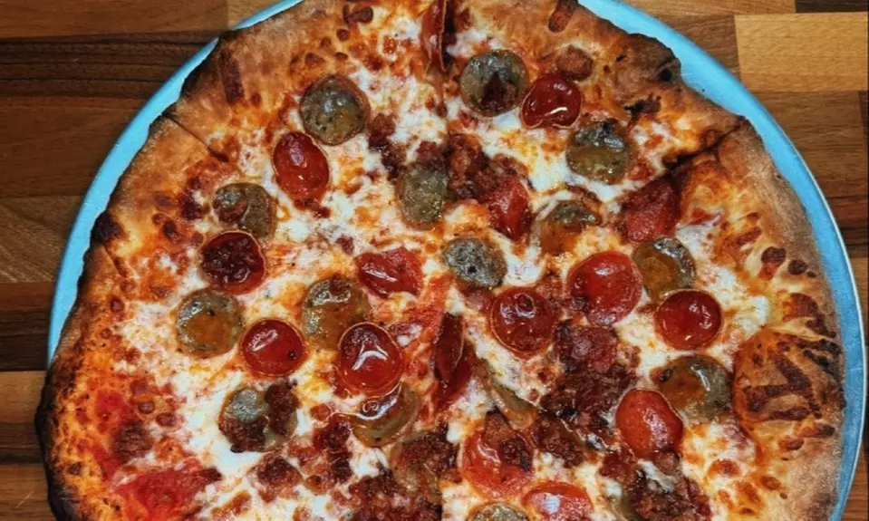 Two / Four Beer Flights w/ One Pizza for Two or Two Pizzas for Four