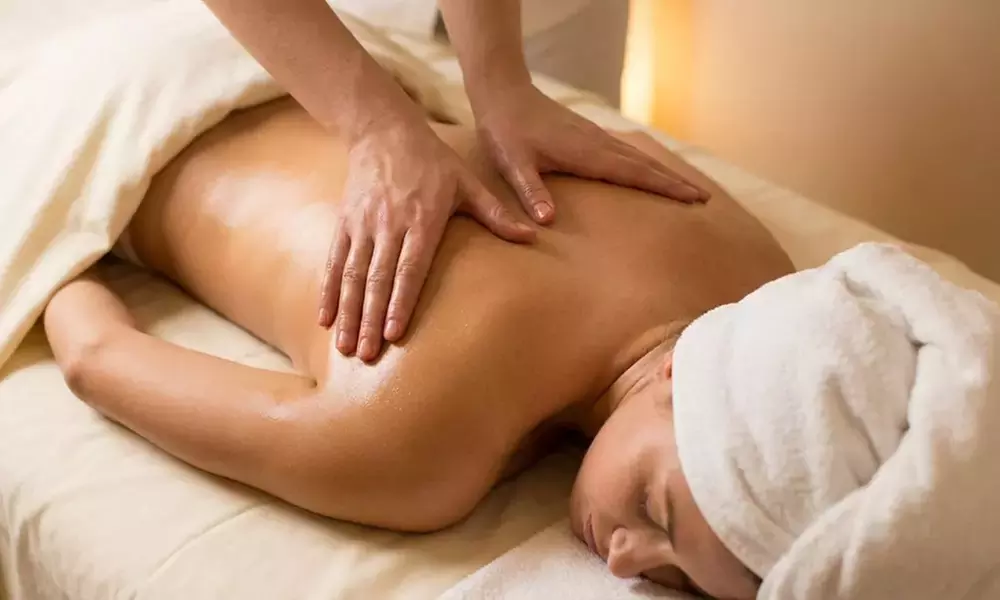 Massage californien relaxant ou évasion au bambou à La Dolce Vita
