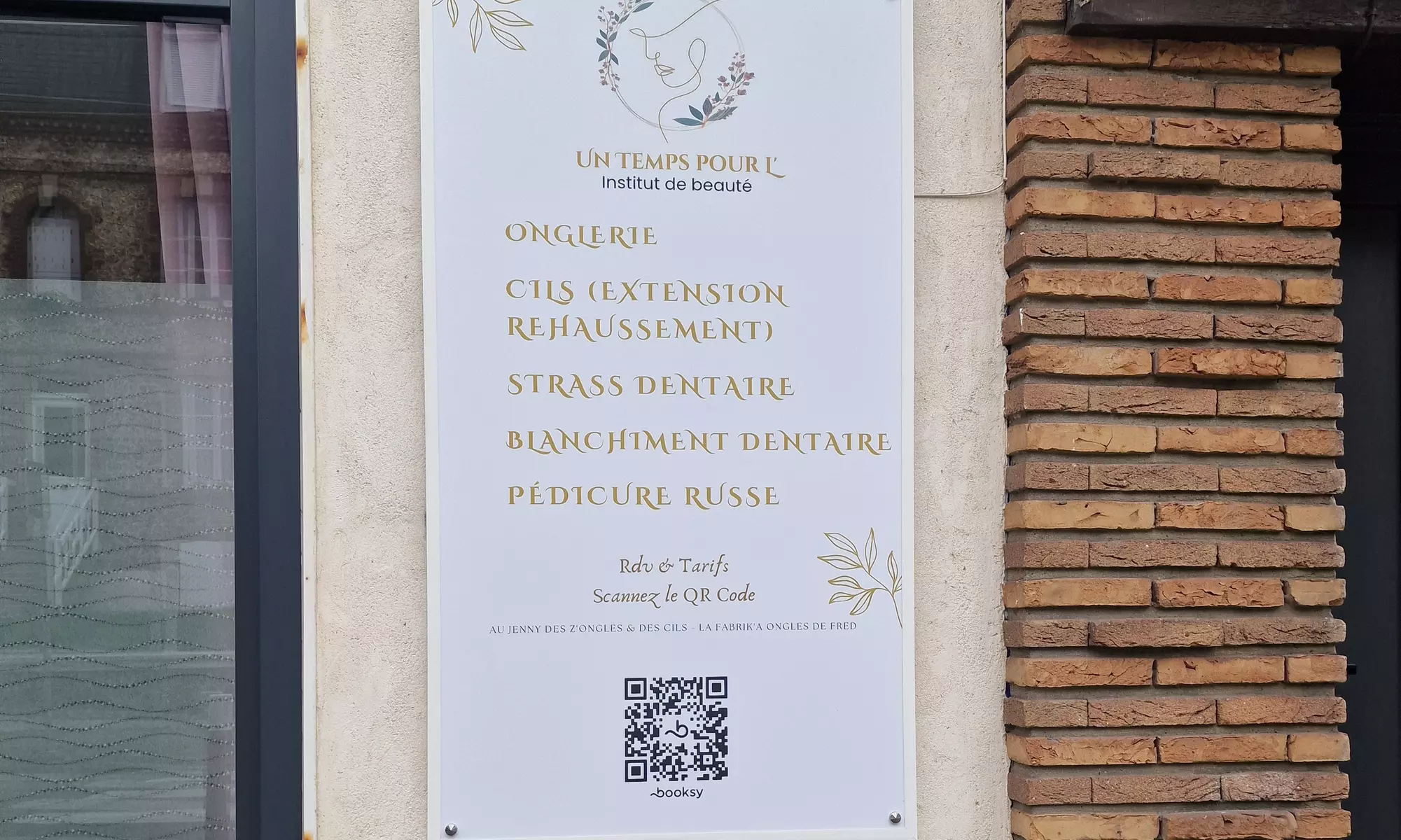 Pour des ongles sublimés : vernis semi-permanent et renfort en option