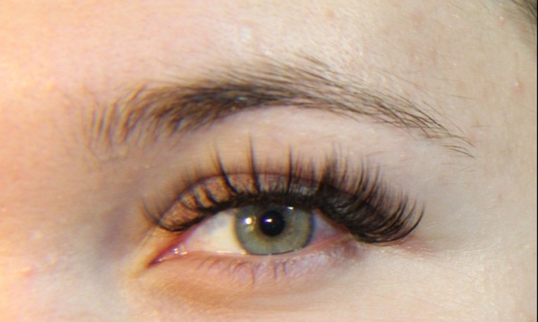 Get Fuller, Premium Lash Extensions at Sumi Eyelash: Full Set Extensions or Eyelash Removal at Up to 65% Off!