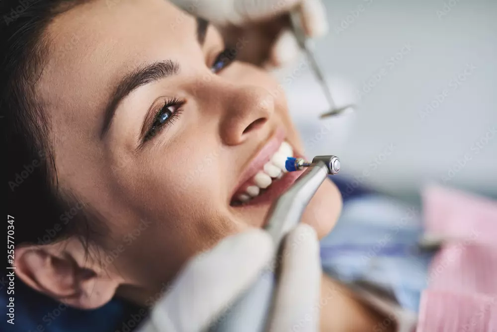 Wertgutschein anrechenbar auf eine professionelle Zahnreinigung bei Zahnarztpraxis La Dentista
