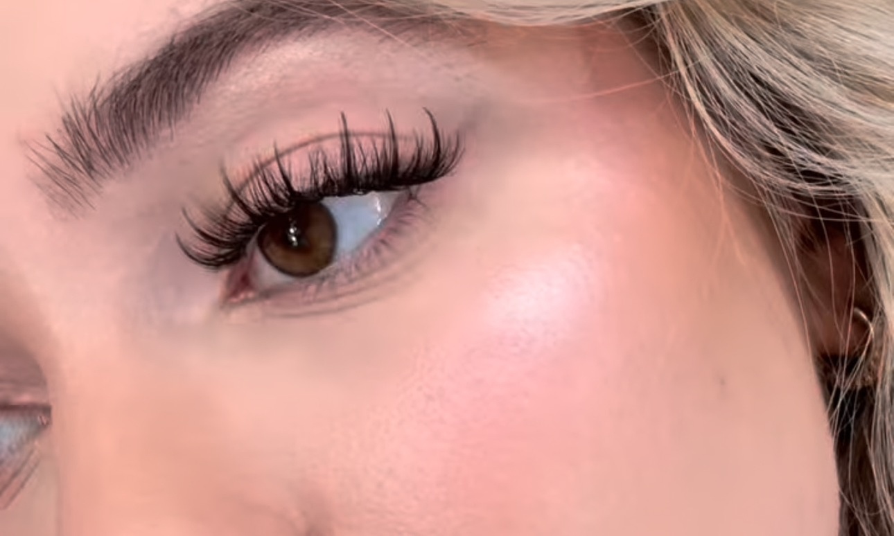 Transform Your Look with Express Lash Extensions