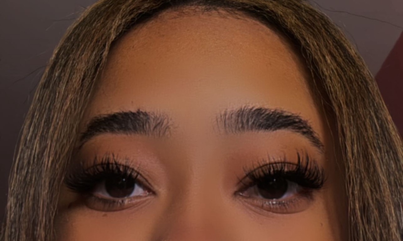 Get Classic, Hybrid, or Volume Lash Extensions, with/without Refill