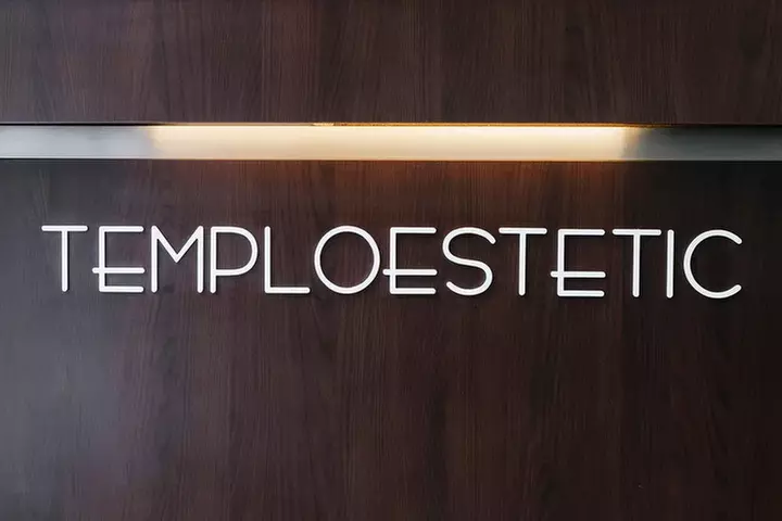 Ritual en pareja con masaje, aromaterapia, botella de vino y bombones