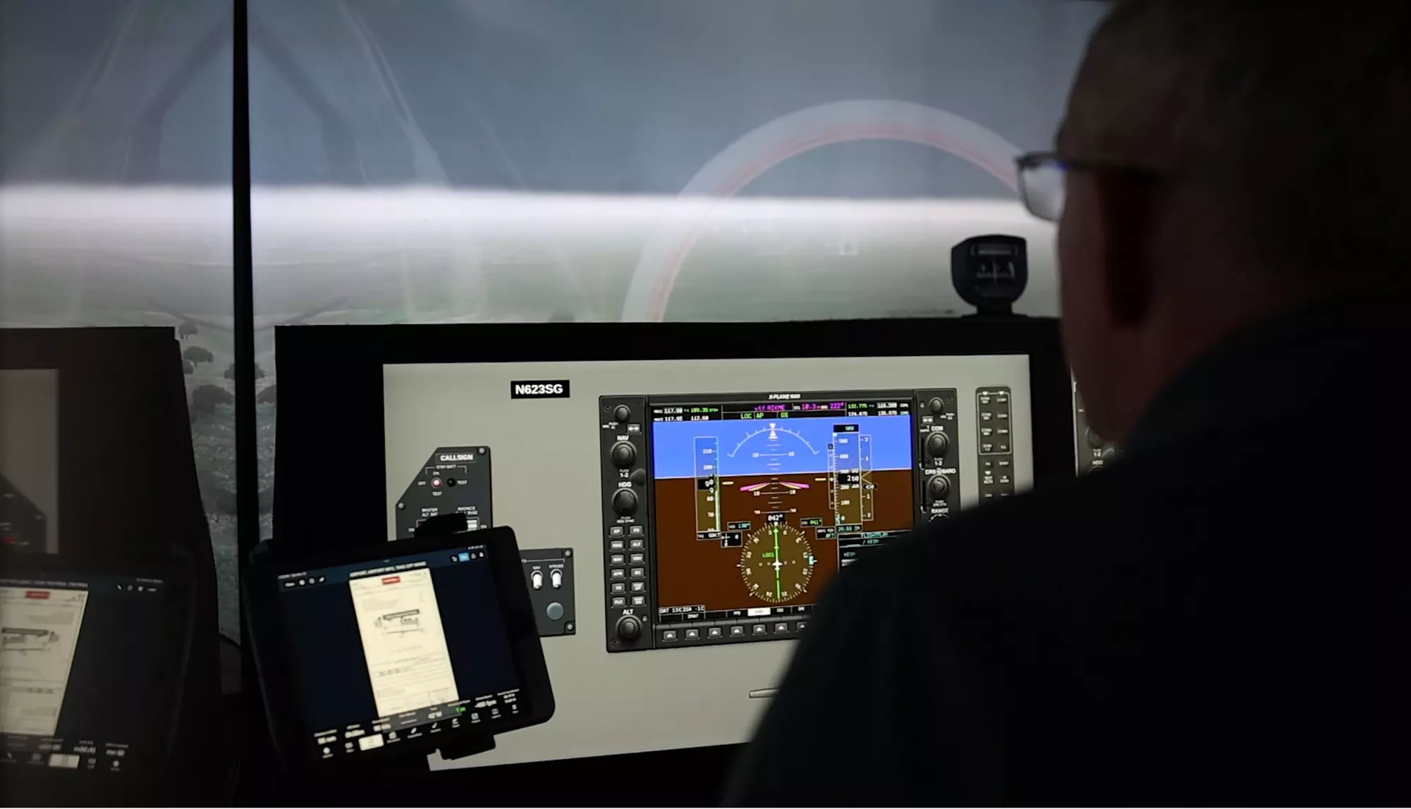 Experience Flying with a Realistic Simulator Session
