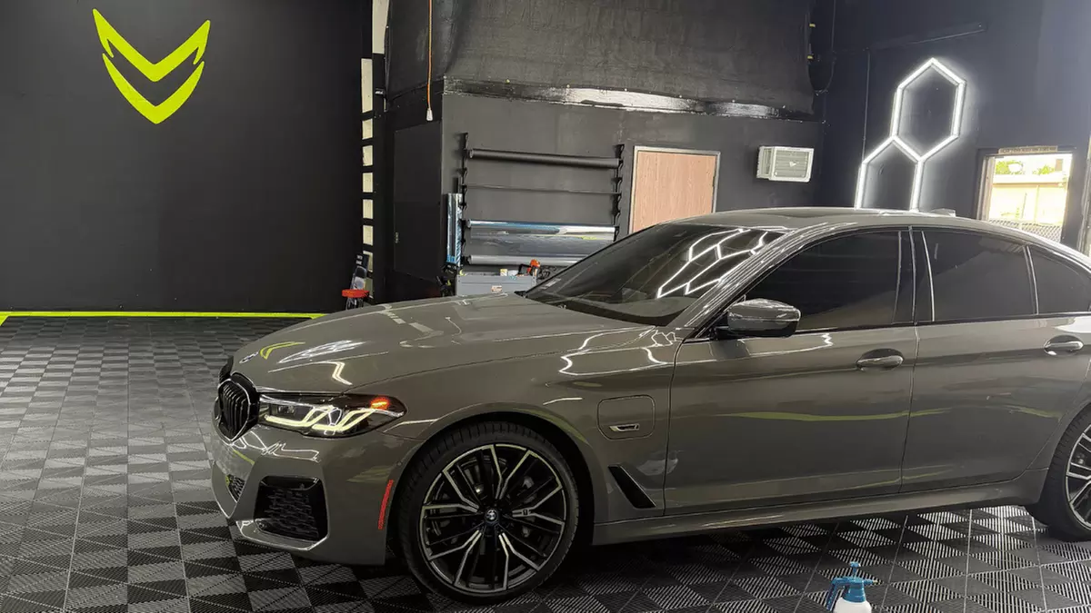 Window Trim Blackout, Ceramic Coating– Gloss, Or Headlight Restoration