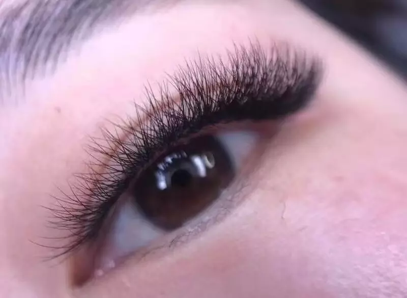 Up to 37% Off on Eyelash Extensions at summer nail spa &lash