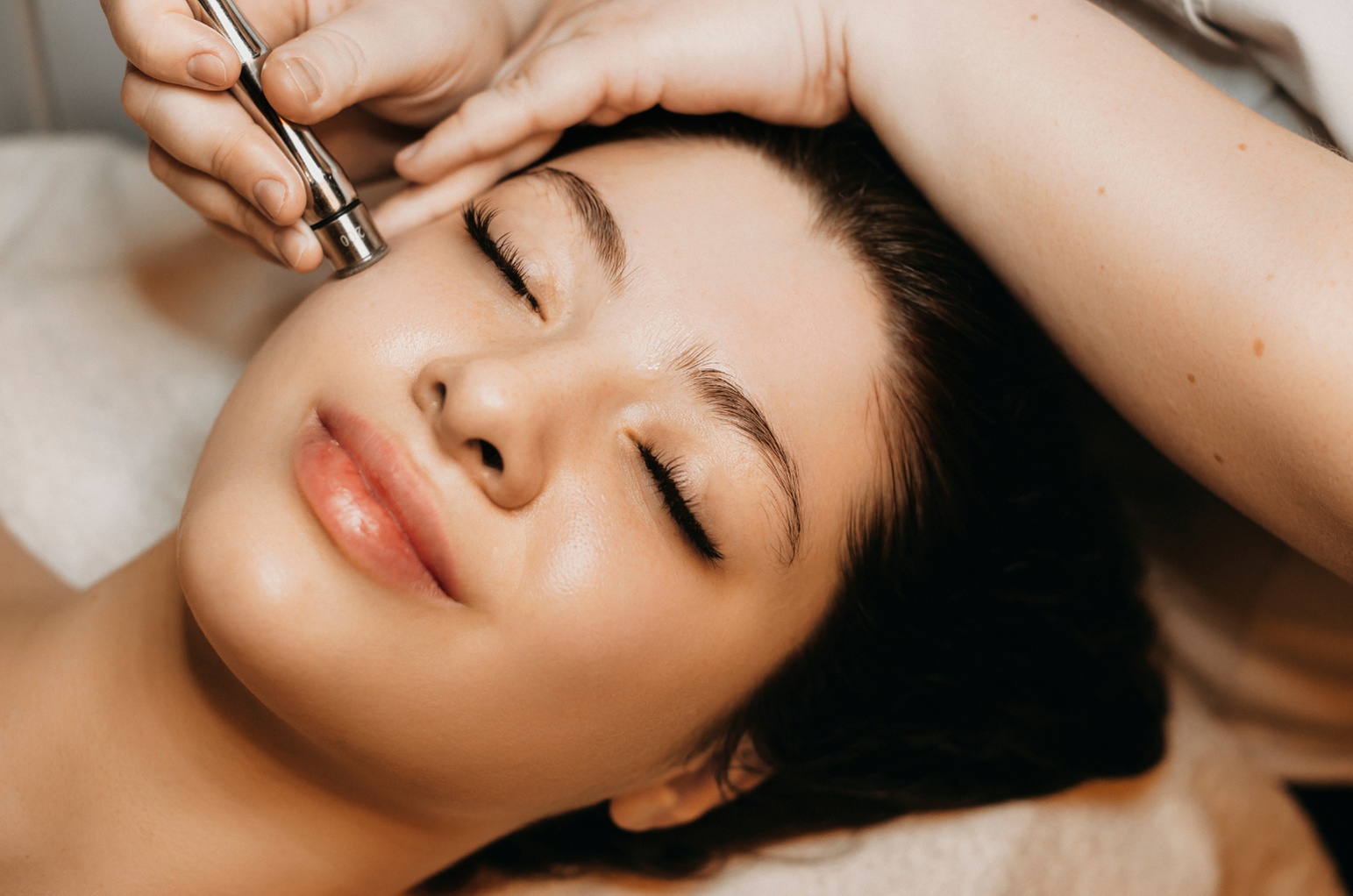 Revitalize Your Skin with Microdermabrasion and Dermaplaning Sessions
